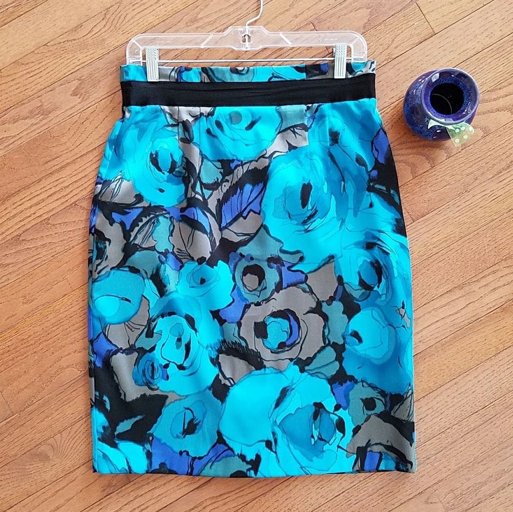 Blue floral pencil skirt